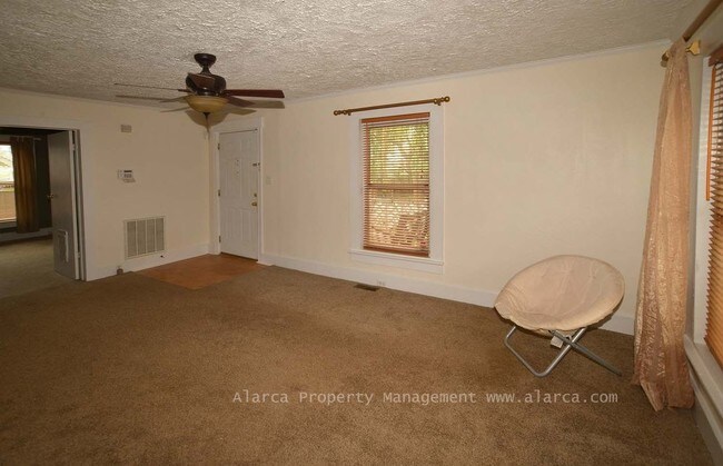Building Photo - 2 Bedroom Home in Downtown Mooresville
