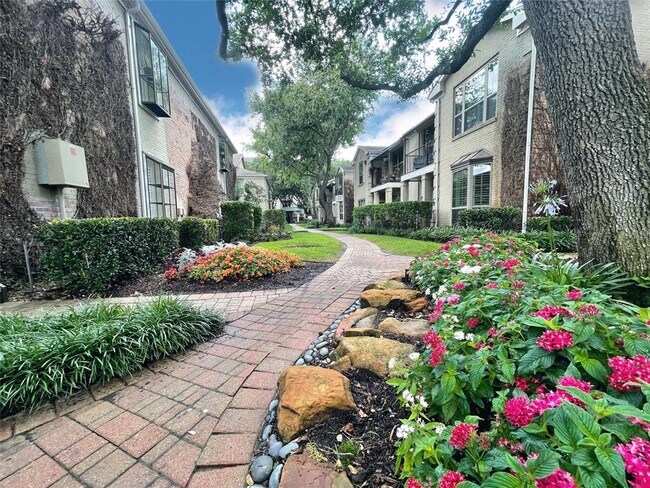 Foto del edificio - 2700 Revere St