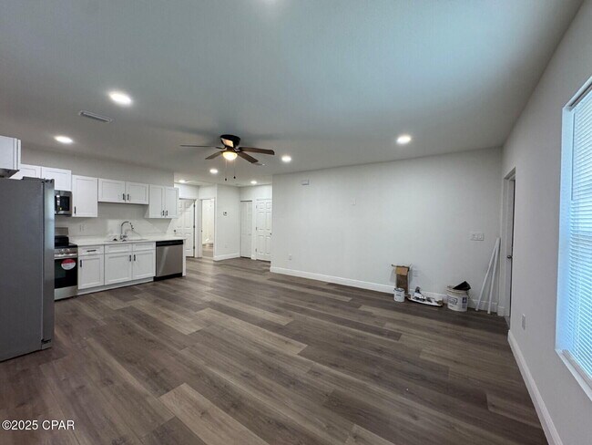 Foto del edificio - 148 Claire Ave