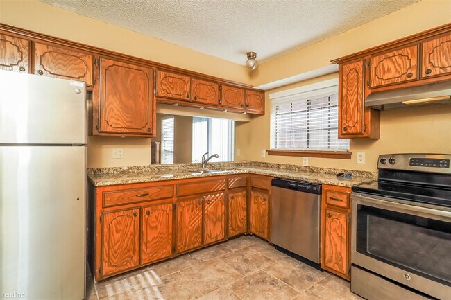 Building Photo - 3 br, 2 bath House - 7728 Doris Dr