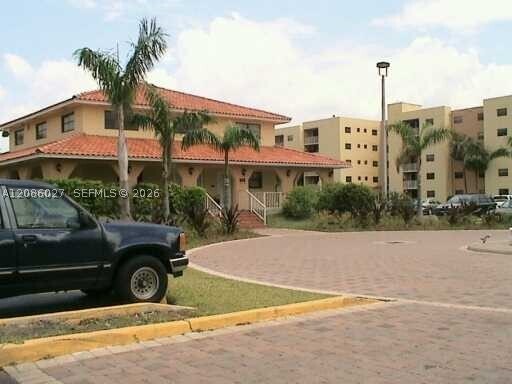 Foto del edificio - 8185 NW 7th St