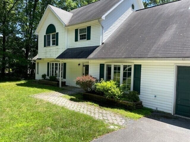Primary Photo - AVAILABLE NOW! - 708 Timberline Trail, Eff...