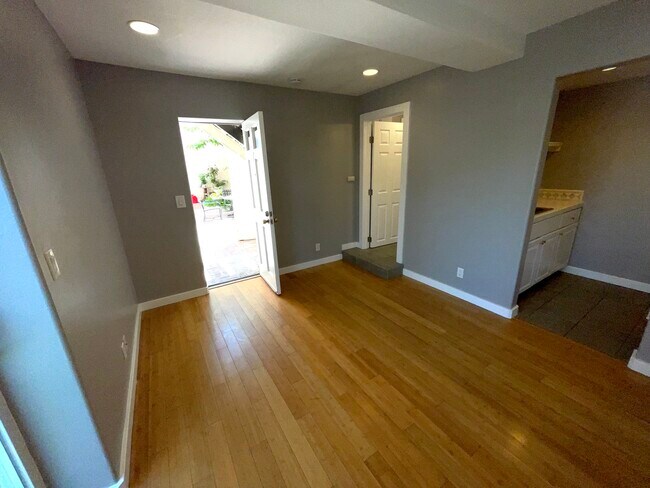 Building Photo - 2325 E 2nd St