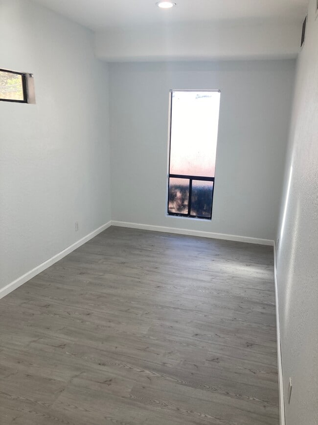 Building Photo - 1040 La Gonda Wy