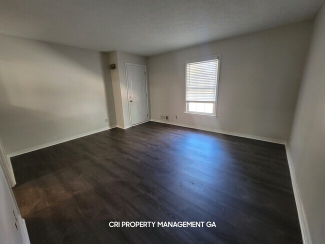 Foto del edificio - 5566 Rock Garden Ct NW