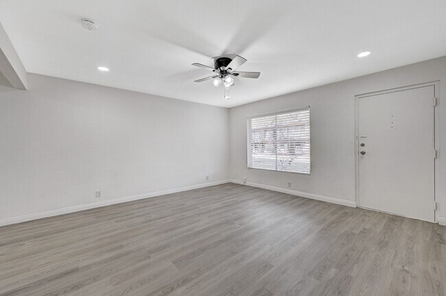 Foto del edificio - Affordable 2 Bedroom 1 Bathroom In Central...