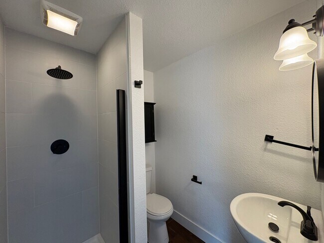 Foto del edificio - Spacious Vista Home with Large Lot, Designer Finishes & Guest Suite