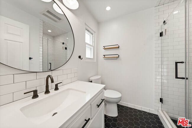 Foto del edificio - 8500 Falmouth Ave