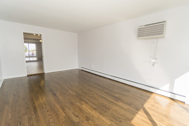 Building Photo - 7800 79th Pl