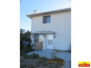 Building Photo - 2417 Shawnee Dr