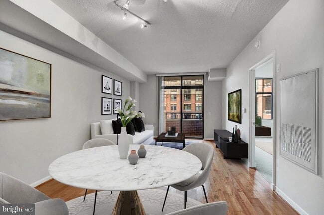 Foto del edificio - 1021 N Garfield St