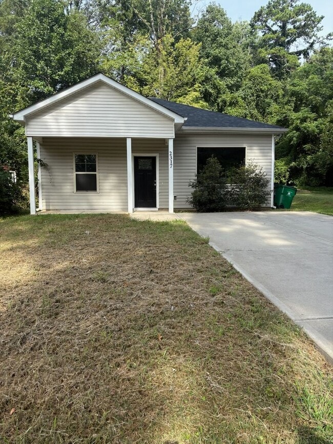 Building Photo - 2317 Kennesaw Dr