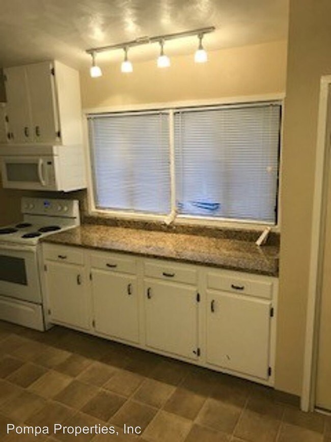 Foto del edificio - 660-670 New Texas Rd
