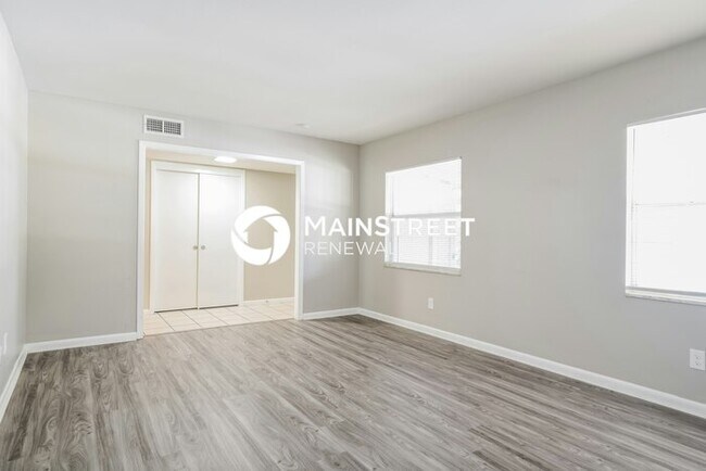Building Photo - 4 Bedroom Pet-Friendly Home in Brandon, FL...