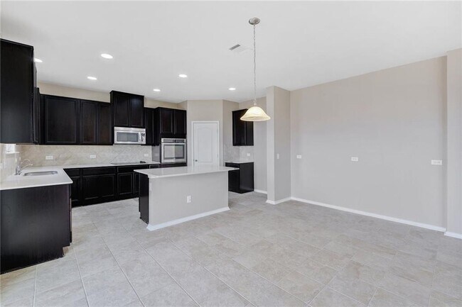 Building Photo - 131 Connor Elkins Dr