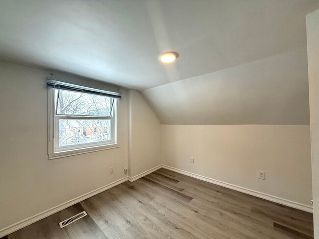 Building Photo - 169 East Avenue S