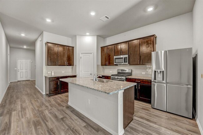 Foto del edificio - 13313 Arbor Hill Cove