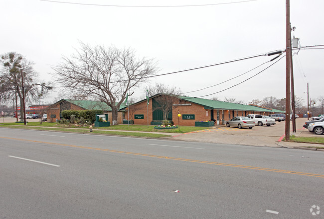 Building Photo - Sunrise Suites Apartments