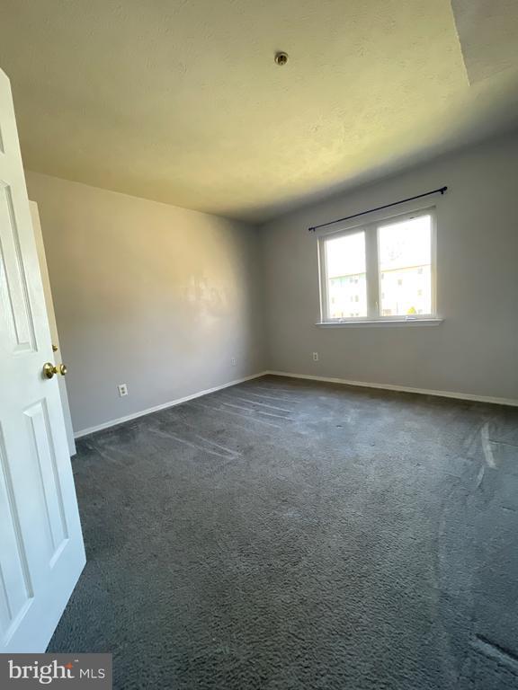 Foto del edificio - 22027 Oxford Ct