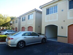 Building Photo - 2474 Centergate Dr