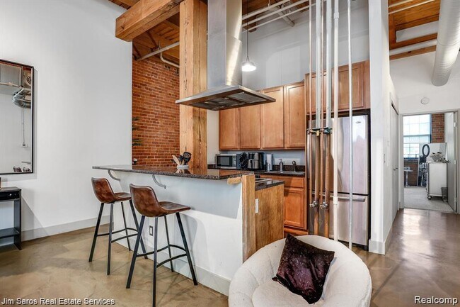 Foto del edificio - 6533 E Jefferson Ave
