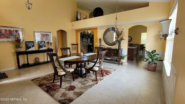 Foto del edificio - 8247 Hedgewood Dr