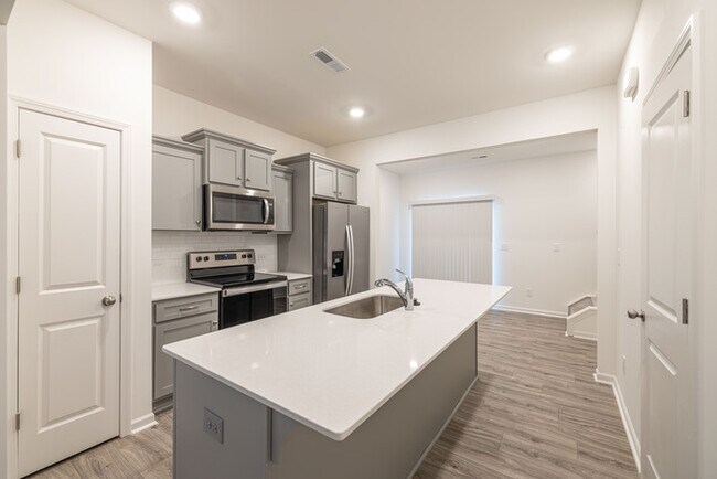 Foto del edificio - 2 Bedroom Townhome in Lowell (Minutes from...
