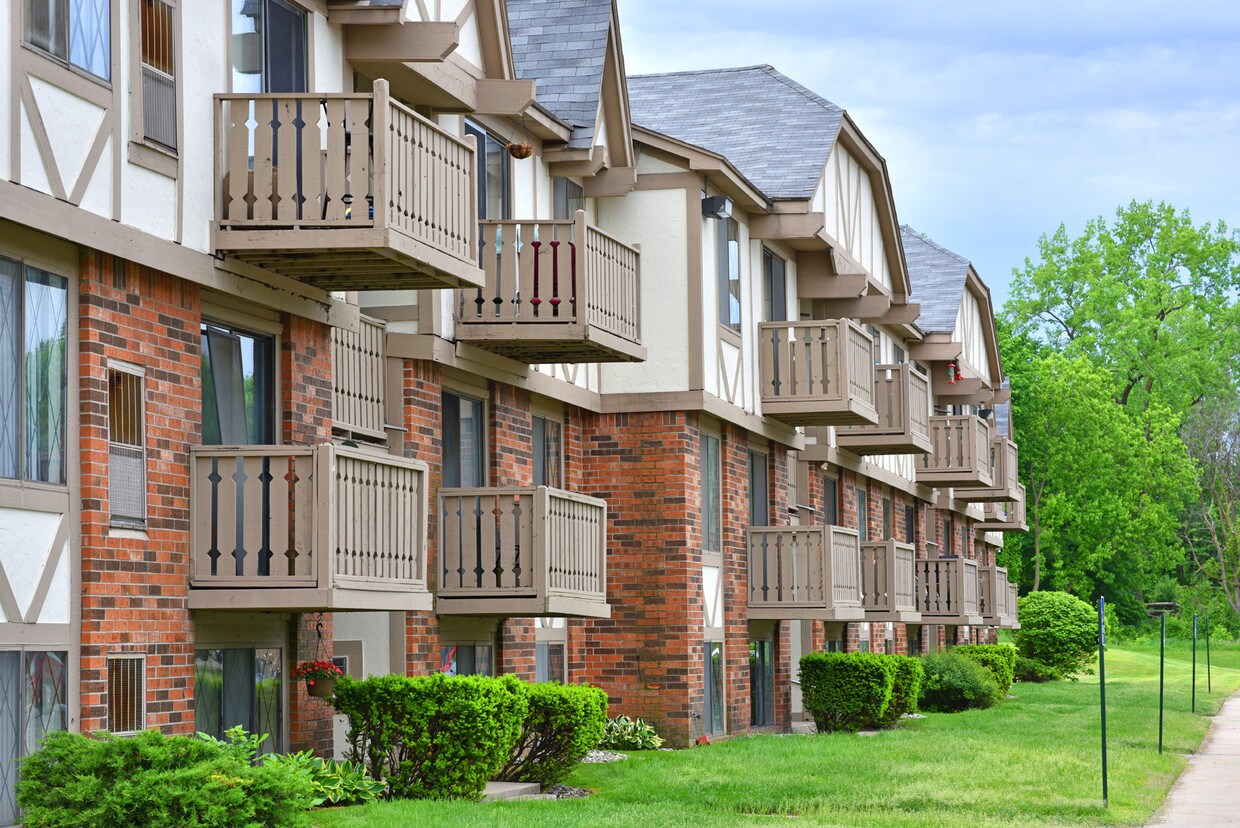 Huntington Place Apartments - Apartments in Essexville, MI | Apartments.com