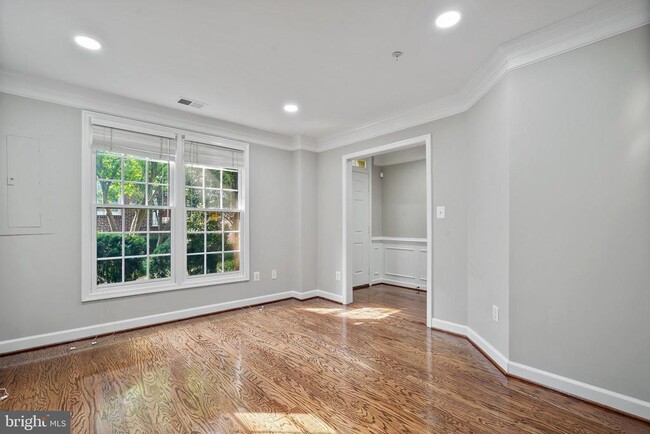 Building Photo - 8837 Ashgrove House Ln