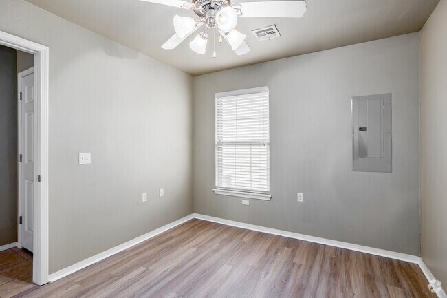 2BR, 2BA - 1000SF - Second Bedroom - Cross Creek Landing 62+