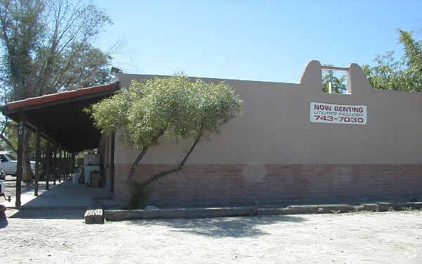 Building Photo - 740 E Limberlost Dr