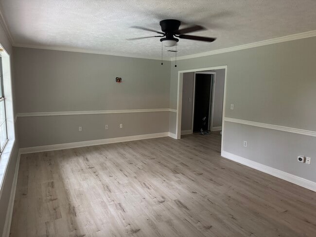 Living room - 340 Highway 468