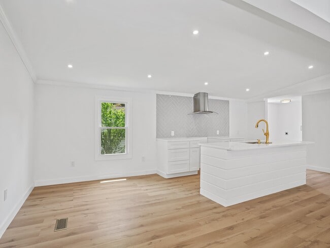 Photo - 28 Crescent Park Rd House