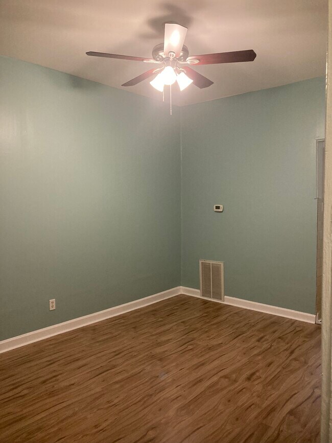 Living room - 2319 W 25th St