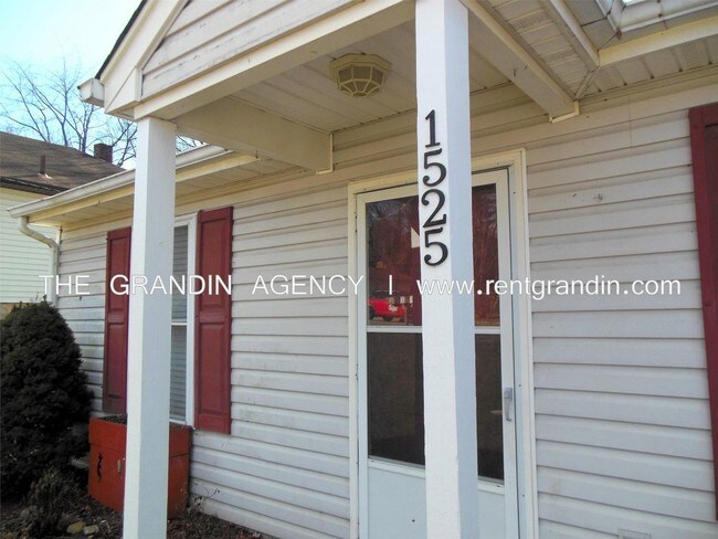 Foto del edificio - 1525 Riverside Ter SE