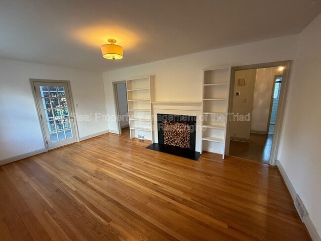 Foto del edificio - 7530 Shallowford Rd