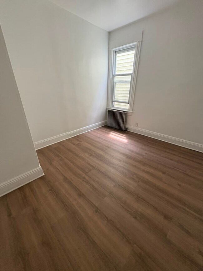 Foto del edificio - 143 Voss Ave