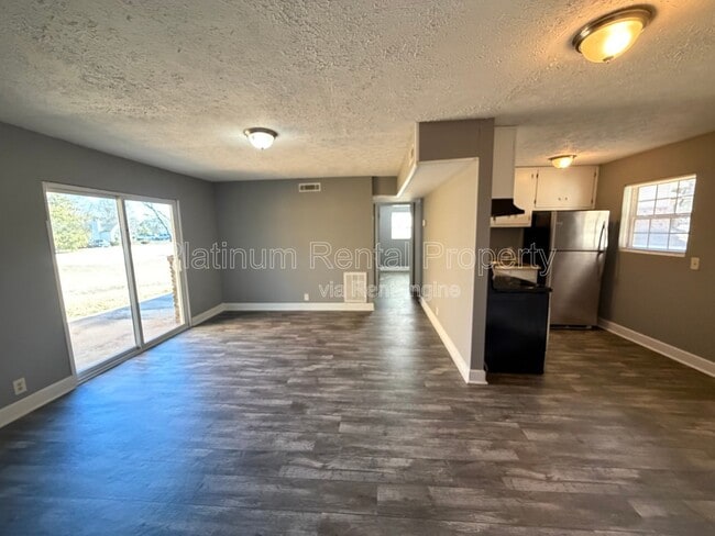 Building Photo - 1502 Waverly Way