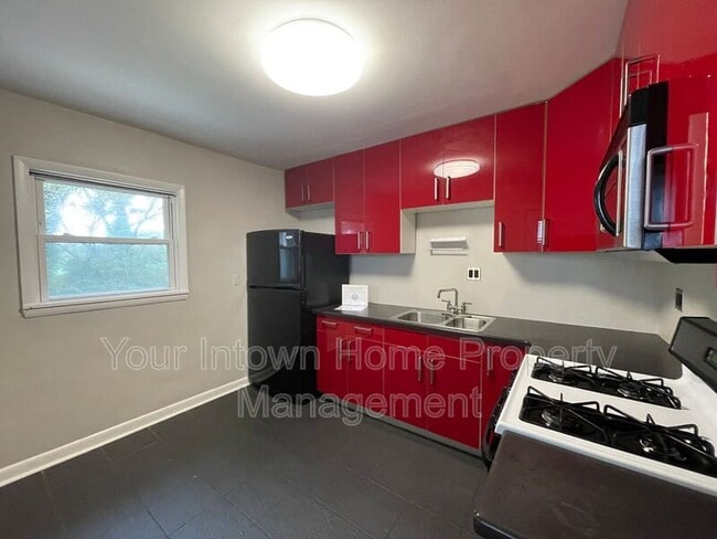 Foto del edificio - 2110 Cavanaugh Ave SE