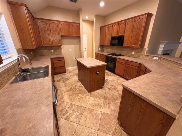 Building Photo - 3011 Clear Springs Dr