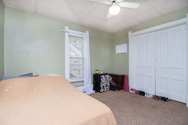bedroom - 1003 Clay St