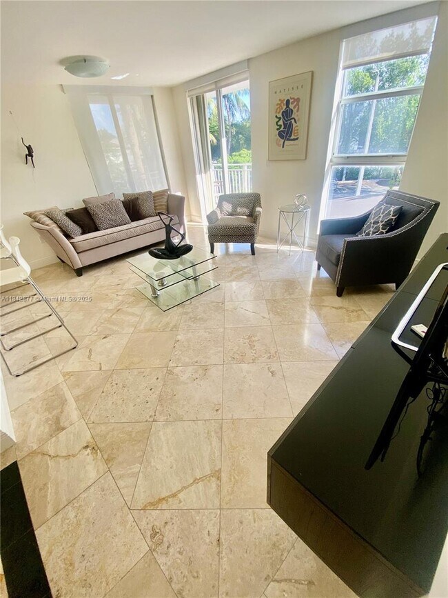 Foto del edificio - 16590 NE 26th Ave