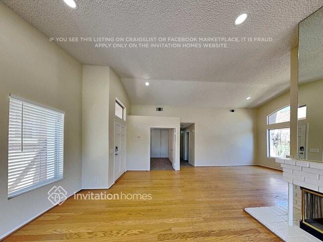 Foto del edificio - 28121 Orangegrove Ave