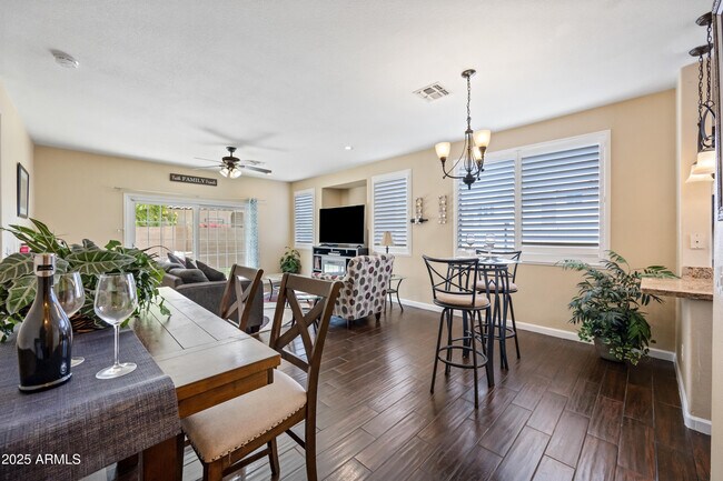 Foto del edificio - 15646 N 20th Ave