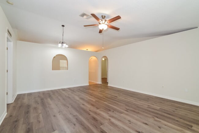 Building Photo - 4870 Preserve Blvd