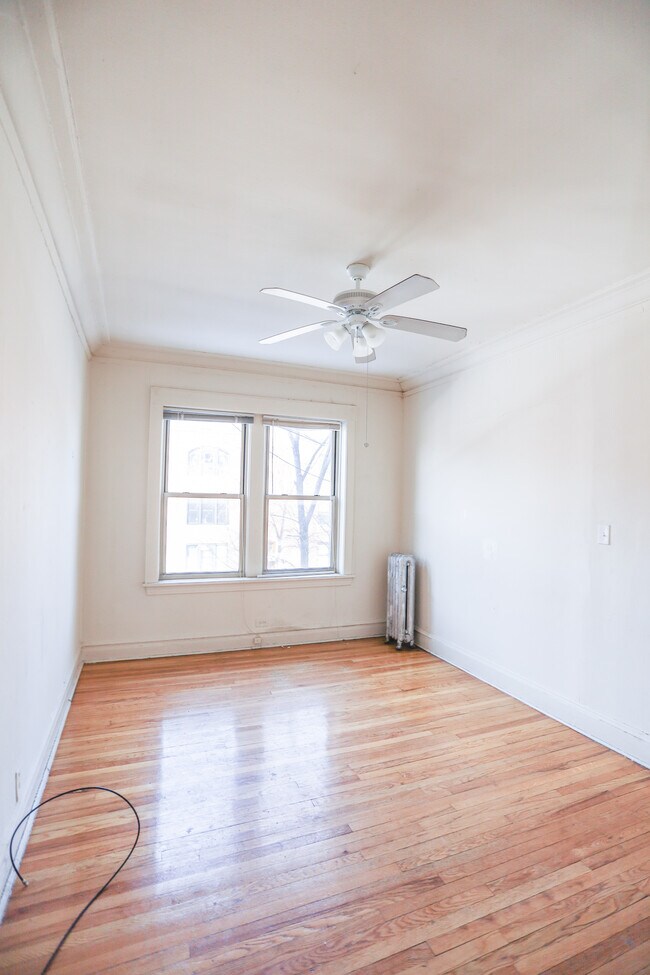 Foto del edificio - 1205 W Waveland Ave