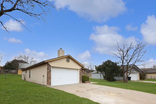 Foto del edificio - 1910 Dickens Dr