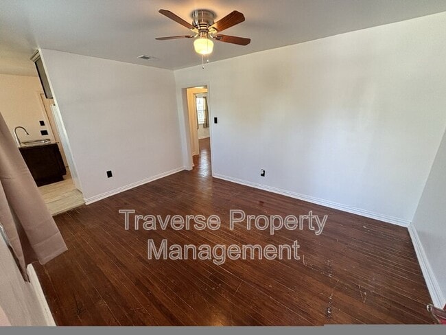 Foto del edificio - 2645 Canberra Ct