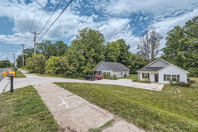 Building Photo - 3912 Freedom Dr
