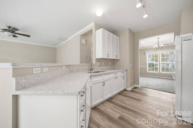 Foto del edificio - 514 Turning Leaf Way